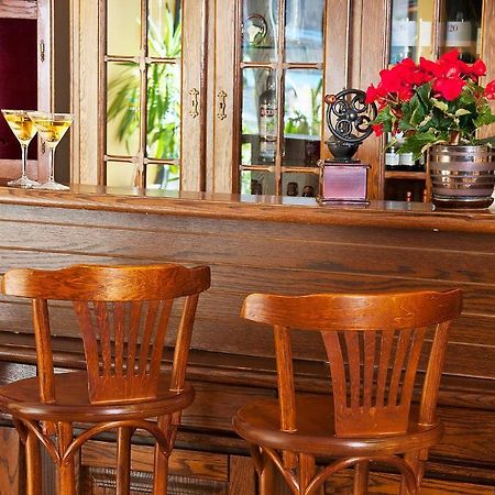 Hotel Linovo With Free Parking Riga Exterior foto