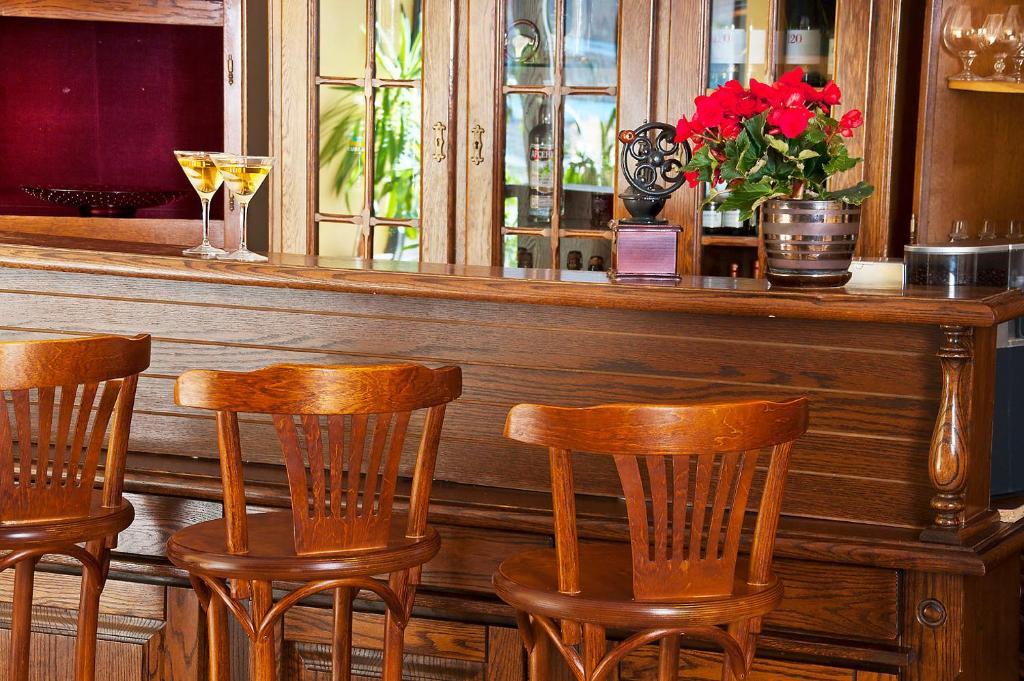 Hotel Linovo With Free Parking Riga Exterior foto