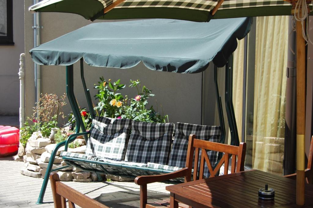 Hotel Linovo With Free Parking Riga Exterior foto